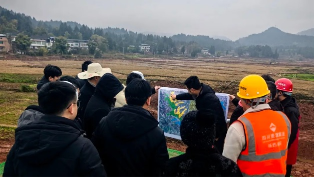 1740119519168586.jpg 3.jpg