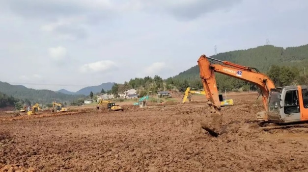 1740119527233179.jpg 4.jpg